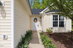 105 Hornholly Way, Holly Springs, NC 27540 - Photo 4