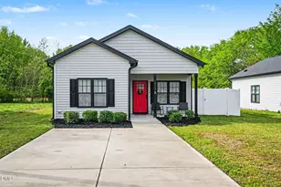 807 A Peedin St, Selma, NC 27576 - Photo 2