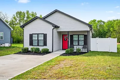 807 A Peedin Street, Selma, NC 27576 - Photo 2