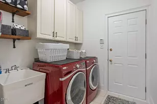 9012 Treesdale Ln, Raleigh, NC 27617 - Photo 18