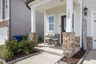 105 Wilbur Lake Dr, Fuquay Varina, NC 27526 - Photo 2