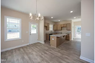 201 W Hamer Street, Coats, NC 27521 - Photo 6