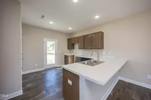 179 W Hamer St, Coats, NC 27521 - Photo 8