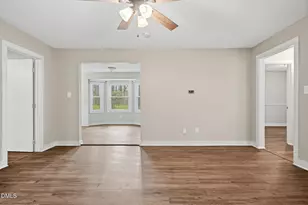 633 Sunray Dr, Clayton, NC 27520 - Photo 10