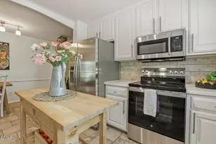 200 Brandon Ct, Raleigh, NC 27609 - Photo 12