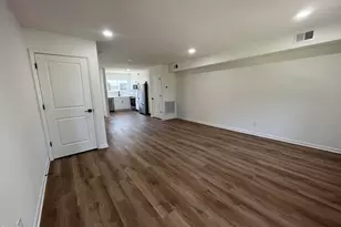 708 Hawes Ct, Raleigh, NC 27608 - Photo 2