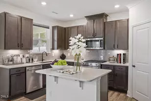 1041 Ringhill Blf Dr, Durham, NC 27704 - Photo 6