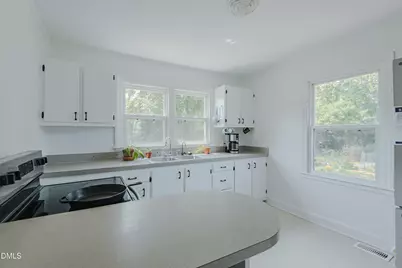 1326 Stonewall Street, Burlington, NC 27217 - Photo 12