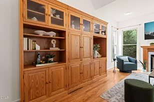 4925 Olde Millcrest Ct, Raleigh, NC 27609 - Photo 8