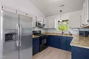 109 Teal Lake Dr, Holly Springs, NC 27540 - Photo 4