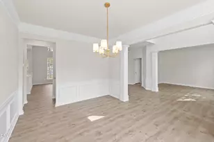 402 Sherwood Forest Pl, Cary, NC 27519 - Photo 8
