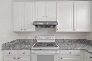 402 Sherwood Forest Pl, Cary, NC 27519 - Photo 26
