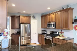 104 Alden Village Ct, Cary, NC 27519 - Photo 10