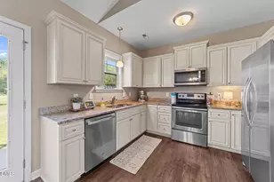 196 Watersedge Ln, Smithfield, NC 27577 - Photo 8