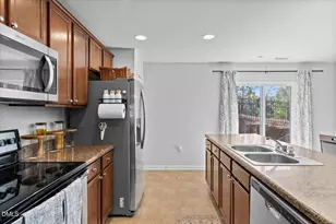 100 Stratford Lakes Dr, Durham, NC 27713 - Photo 10