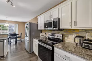 658 Yorkshire Dr, Clayton, NC 27520 - Photo 10