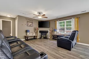 658 Yorkshire Dr, Clayton, NC 27520 - Photo 8