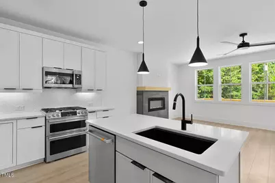 140 E End Avenue, Durham, NC 27703 - Photo 6