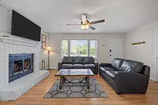 718 E Azalea Ct, Fuquay-Varina, NC 27526 - Photo 6