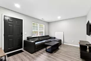 37 Red Ln, Raleigh, NC 27606 - Photo 2