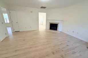 1529 Crag Burn Ln, Raleigh, NC 27604 - Photo 4