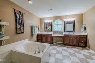 13357 Ashford Park Dr, Raleigh, NC 27613 - Photo 36