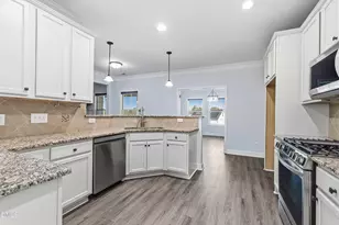 208 Tarkenton Ct, Clayton, NC 27527 - Photo 8