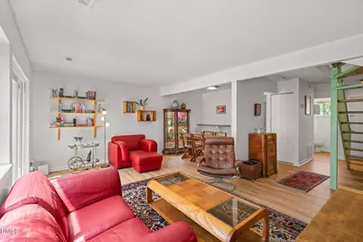 220 Elizabeth Street #Apt E7, Chapel Hill, NC 27514 - Photo 2