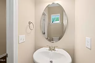 1004 Renewal Pl, Raleigh, NC 27603 - Photo 6