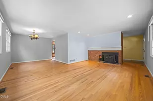 305 Plum Ln, Chapel Hill, NC 27517 - Photo 6