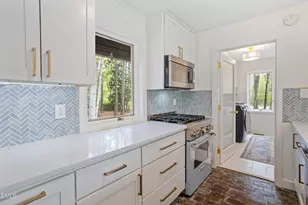 996 Cleland Dr, Chapel Hill, NC 27517 - Photo 14