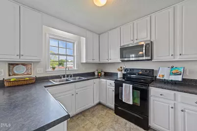 137 Woodglen Drive, Clayton, NC 27527 - Photo 4