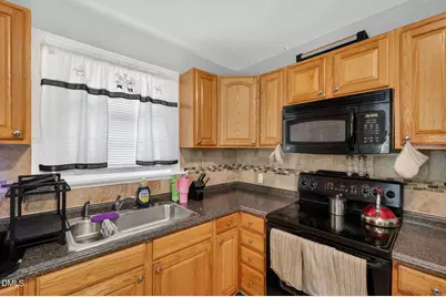 913 Woodrow Street S, Wilson, NC 27893 - Photo 14