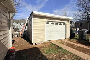 928 E Davis St, Burlington, NC 27215 - Photo 16