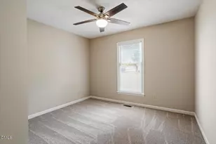 10 Petersburg Pl, Durham, NC 27703 - Photo 16