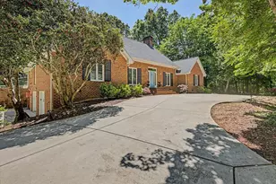 12 Lanier Dr, Chapel Hill, NC 27517 - Photo 1
