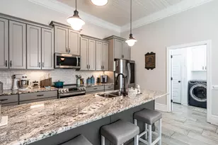 212 W Church St, Benson, NC 27504 - Photo 8