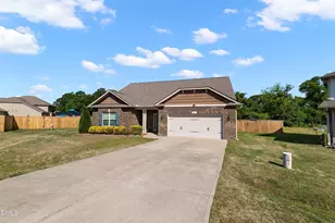 39 Pal Ct, Benson, NC 27504 - Photo 2