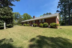 1604 Crescent Dr, Henderson, NC 27536 - Photo 8