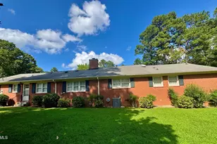 1604 Crescent Dr, Henderson, NC 27536 - Photo 4