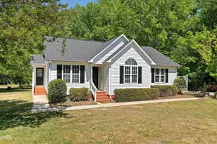 105 McCoy Dr, Smithfield, NC 27577 - Photo 2
