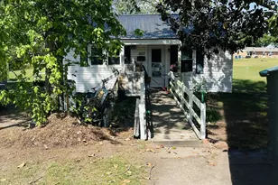 907 E Harnett St, Dunn, NC 28334 - Photo 1