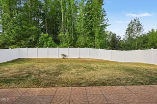 925 Winter Cress Dr, Zebulon, NC 27597 - Photo 2