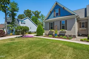 1304 Golden Bluff Ln, Fuquay Varina, NC 27526 - Photo 4