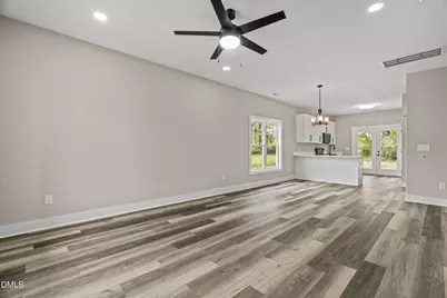 506 E Townsend Street, Dunn, NC 28334 - Photo 4