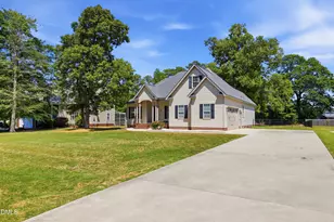 206 Laurel Dr, Pikeville, NC 27863 - Photo 2