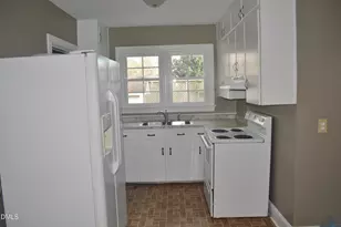 527 S 3rd St, Smithfield, NC 27577 - Photo 8