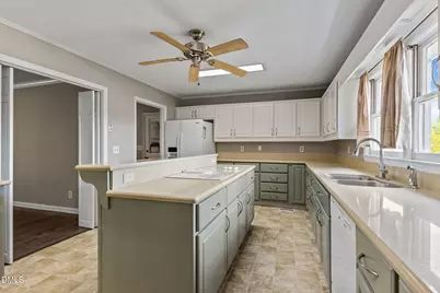 662 Georgetown Circle, Fayetteville, NC 28314 - Photo 18