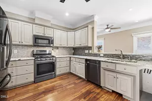 929 Old Baron Dr, Fuquay Varina, NC 27526 - Photo 2
