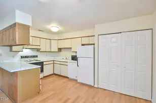 199 Summerwalk Cir, Chapel Hill, NC 27517 - Photo 12